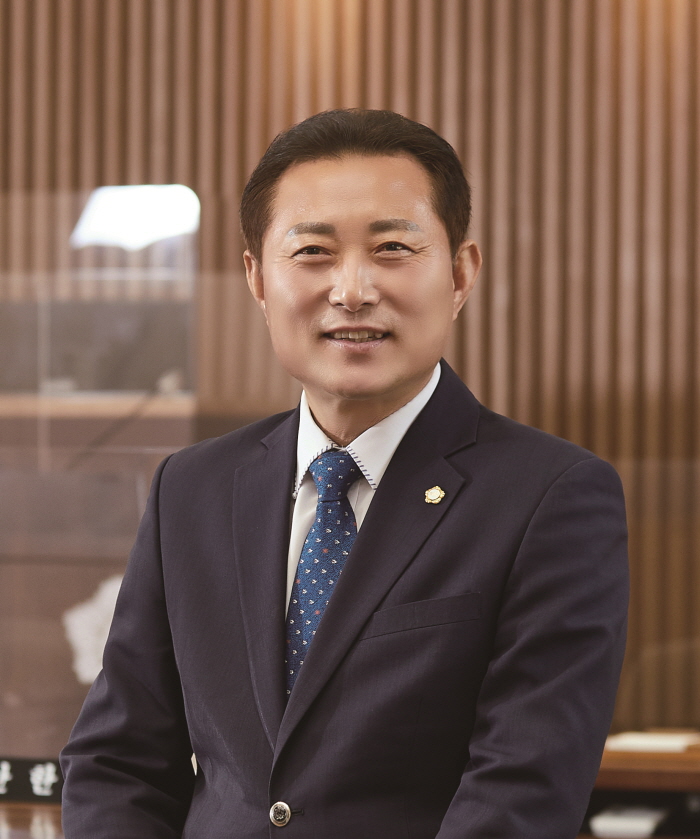 전통시장·지역축제진흥연구회(윤유현 대표의원), 삼척 중앙시장 및 영월군의회 현장 견학 실시