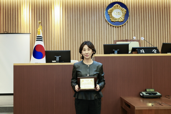 서대문구의회 강민하 의원, 홍제1구역재건축조합으로부터 감사패 수상